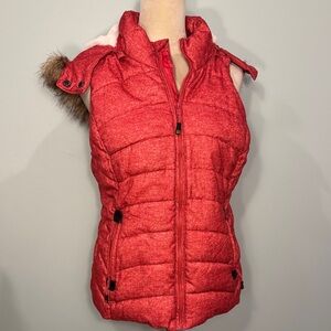 GreenTea Red Puffer Vest with Faux Fur Trim Size M